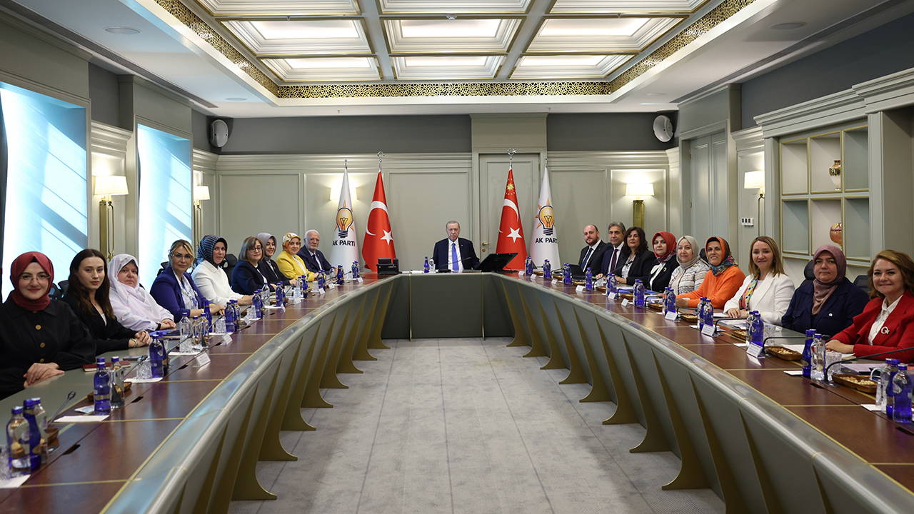 Erdoğan’ın toplantısında dikkat çeken kare