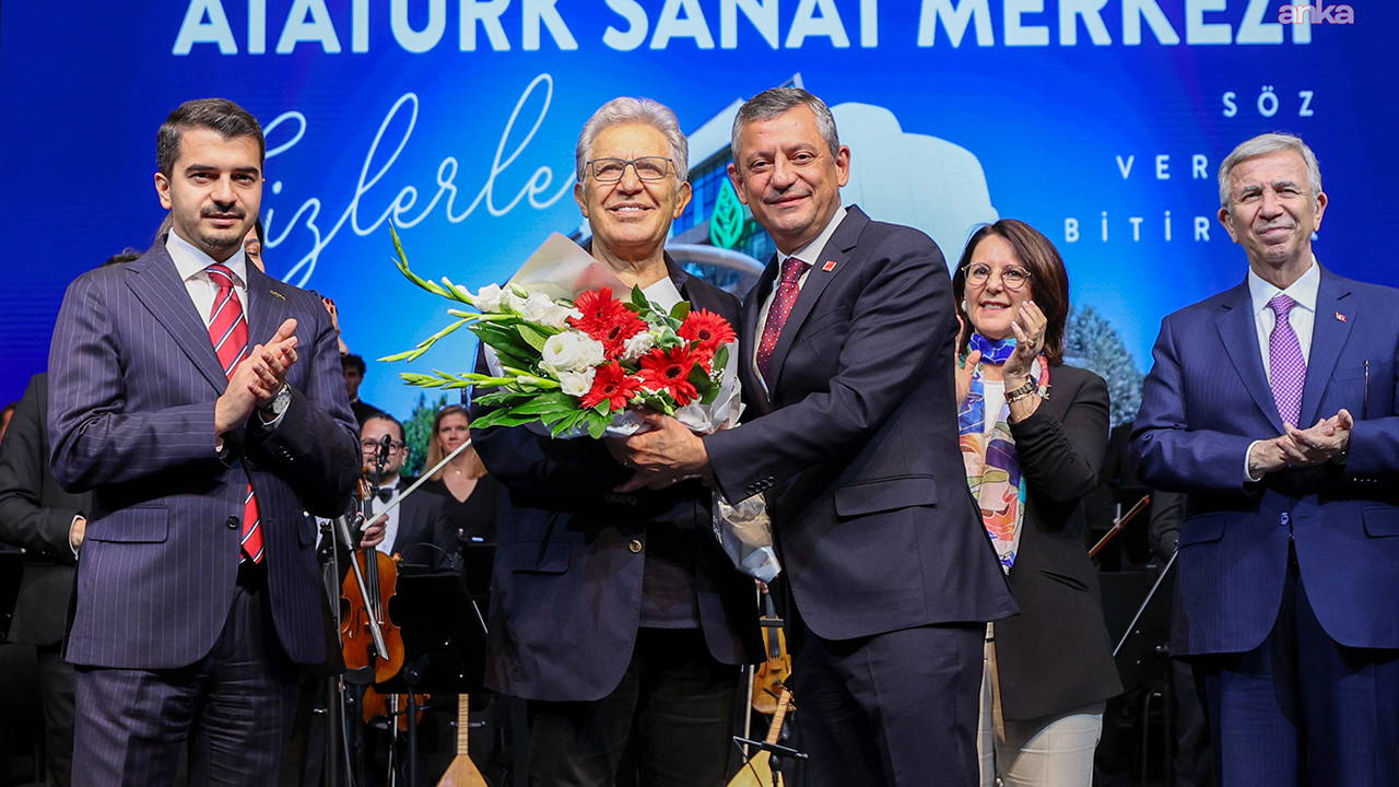 Özgür Özel, Zülfü Livaneli Senfonik Eserleri konserini izledi
