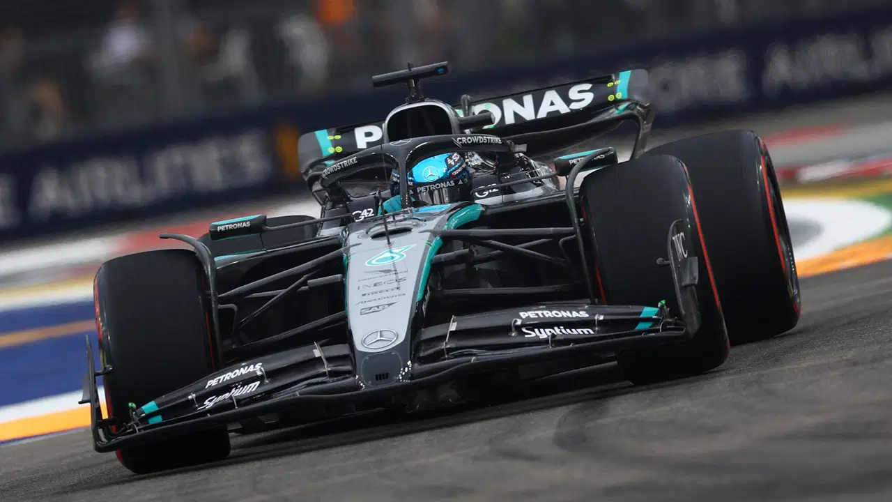 Singapur GP'de pole pozisyonu George Russell'ın!