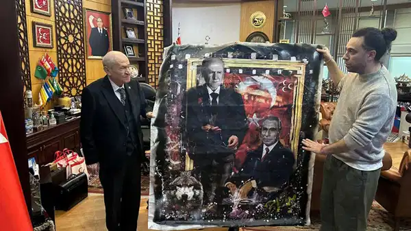 Devlet Bahçeli'ye dikkat çeken hediye
