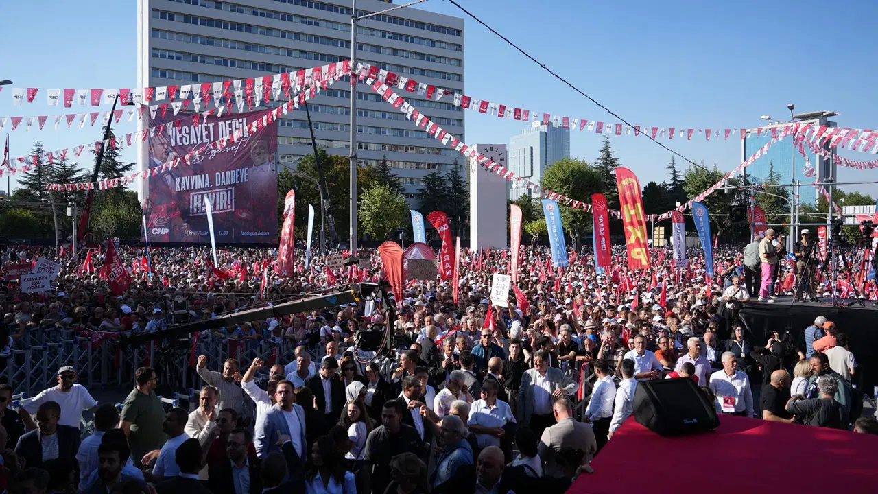 Başkent’te Kritik Dava öncesi Dev Miting: Yüzbinler ‘kayyuma, Darbeye Hayır’ Demek Için Buluştu