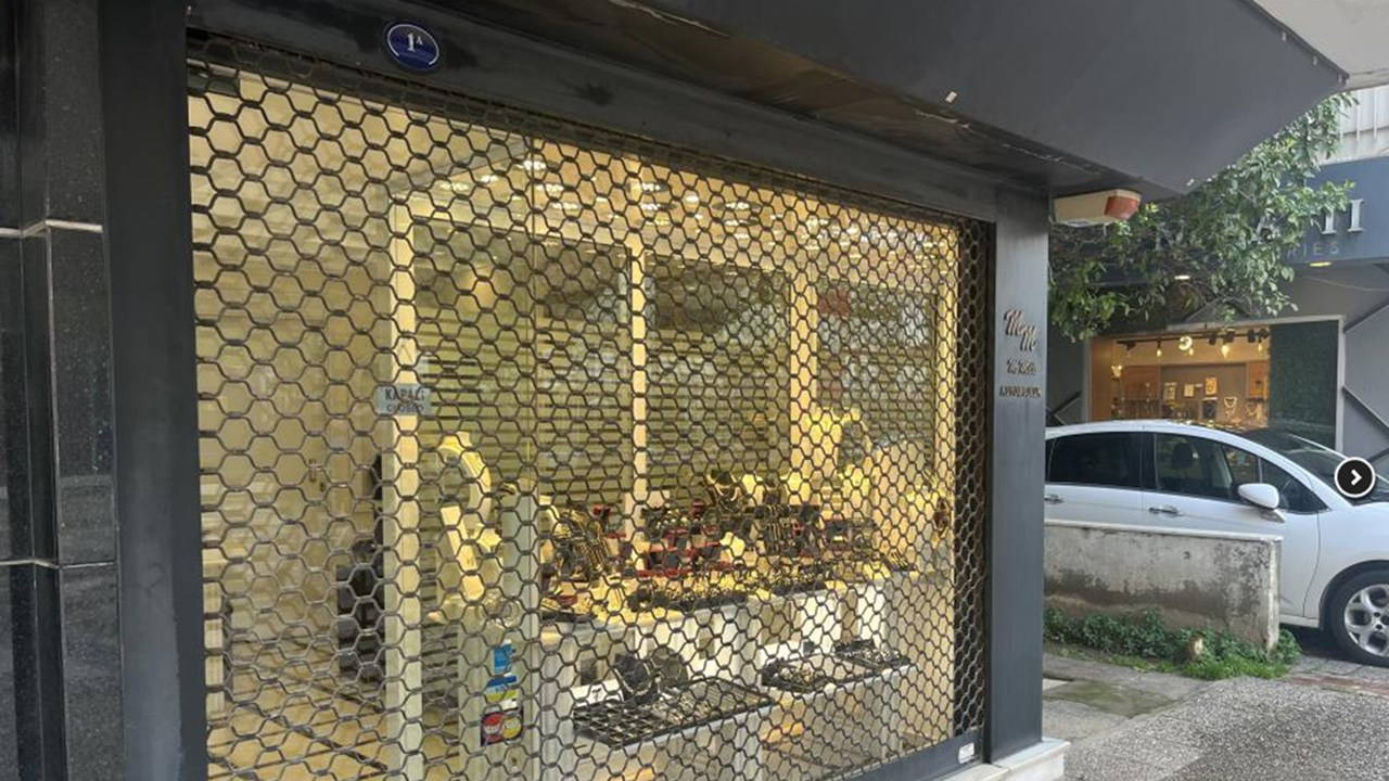 İzmir’de kuyumcuya silahlı soygun girişimi