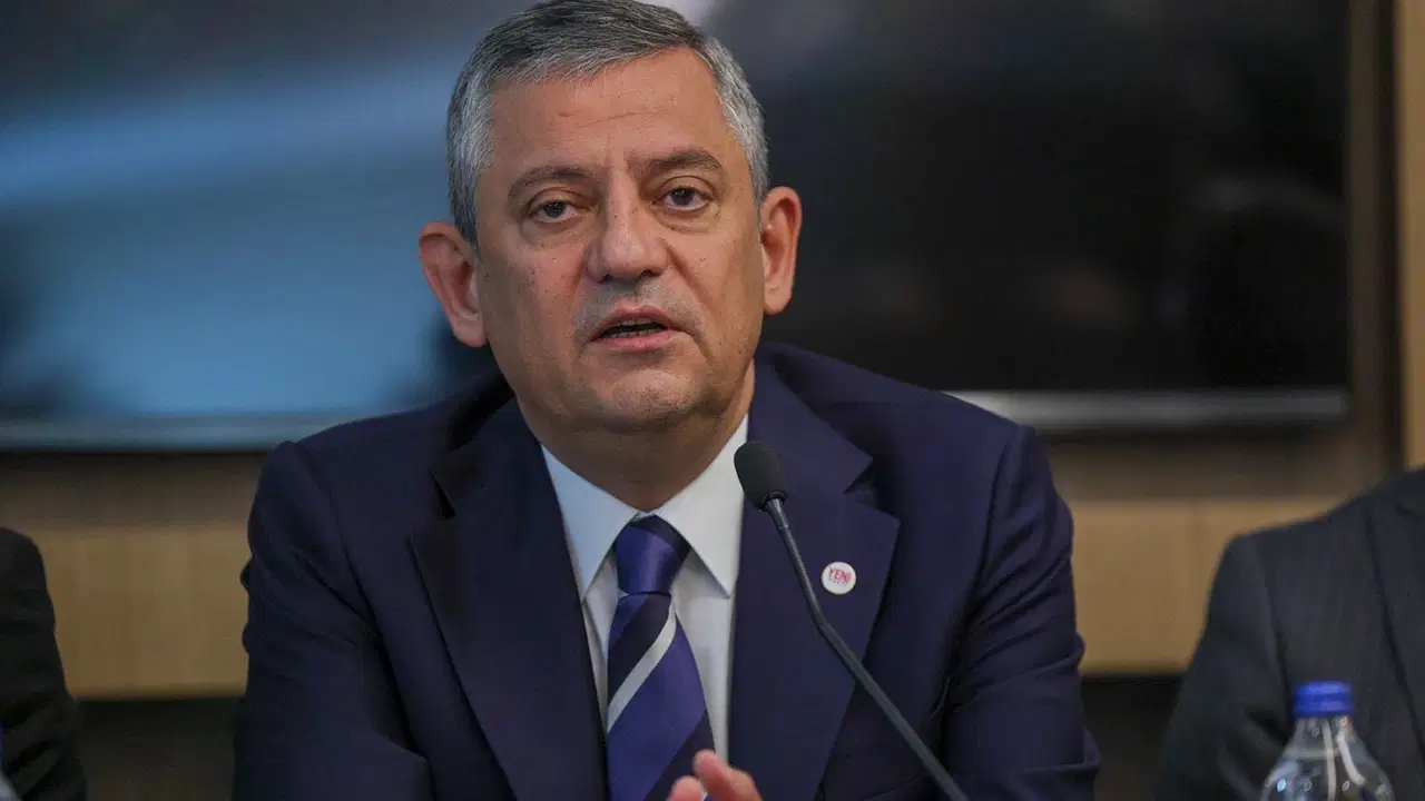 Özgür Özel, Kayseri'de 'sürprizi' açıkladı: 'Seçimde söyleyecektik ama dün ağzımdan kaçırdım...'