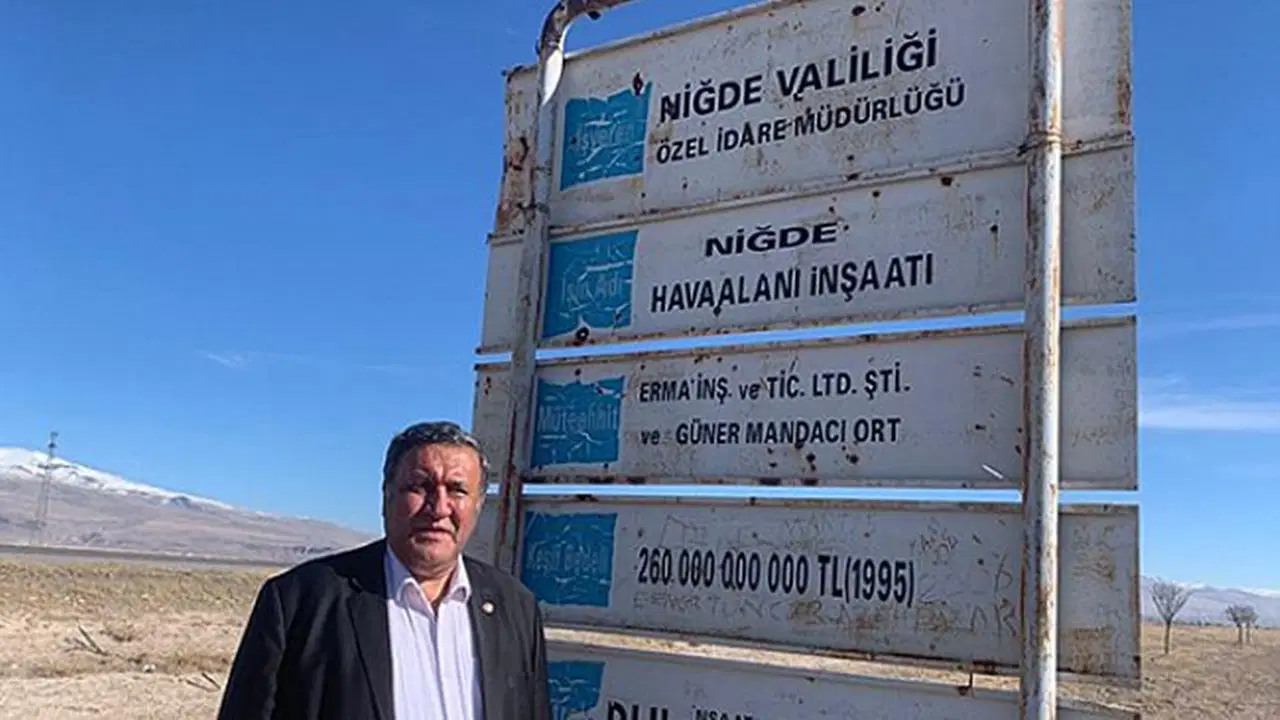 Temeli 1996 yılında atılan Niğde Havaalanı, 30 yıl geçmesine rağmen yapılmadı