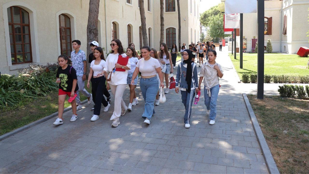 Konaklı çocuklara bilim ve kültür dolu gezi