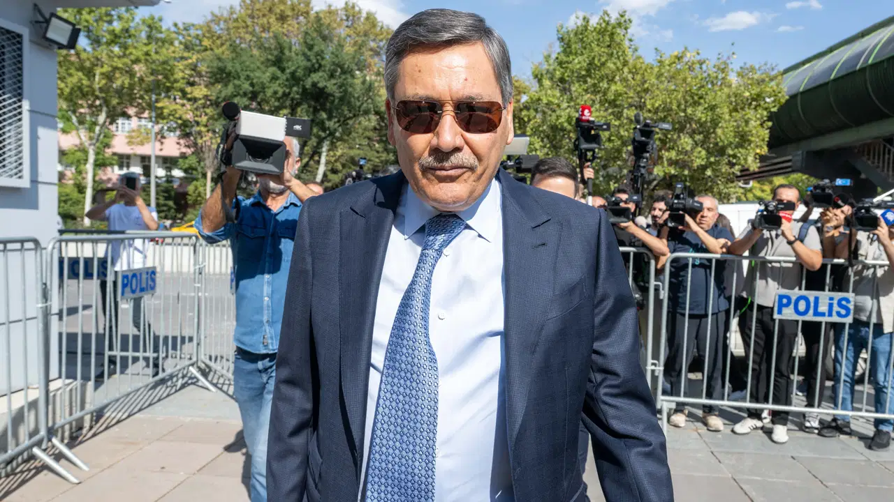Son dakika... İfade veren Melih Gökçek’ten açıklama: ‘Ben 500 sefer sıçradım hepsinden istisnasız takipsizlik aldım’