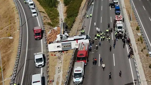 Son dakika... Manisa'da 11 kişinin öldüğü kazada kritik gelişme: Gözaltına alınan 2 şoför tutuklandı!