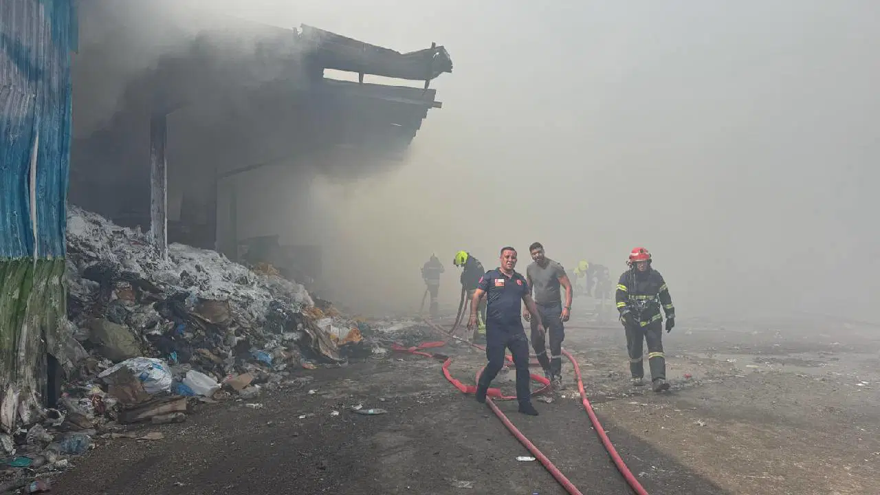 Bolu'da geri dönüşüm tesisinde yangın: Bölge dumanla kaplandı