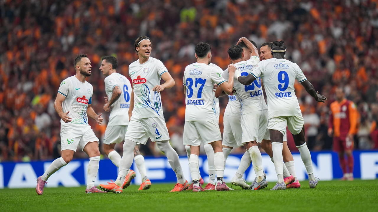 Rizespor'dan Galatasaray maçı sonrası hakem tepkisi! 'Futbolcularımızın emeğine saygı bekliyoruz'