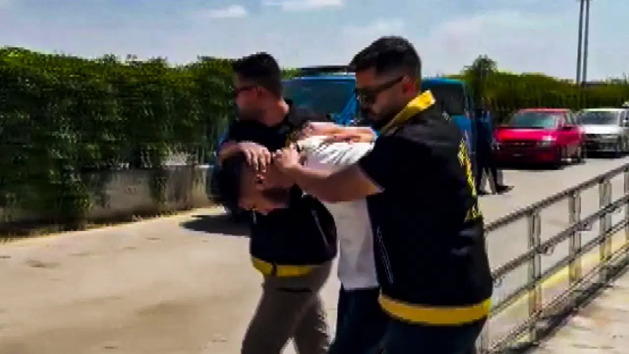 Çarşaf giyip iş yerini kurşunlamıştı: 18 yaşındaki genç tutuklandı