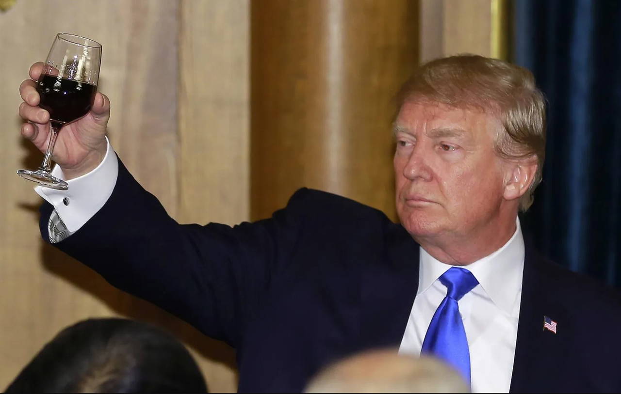 Trump'tan Macrona sert sözler... Bu kez hedefinde 'Fransız şarabı' var