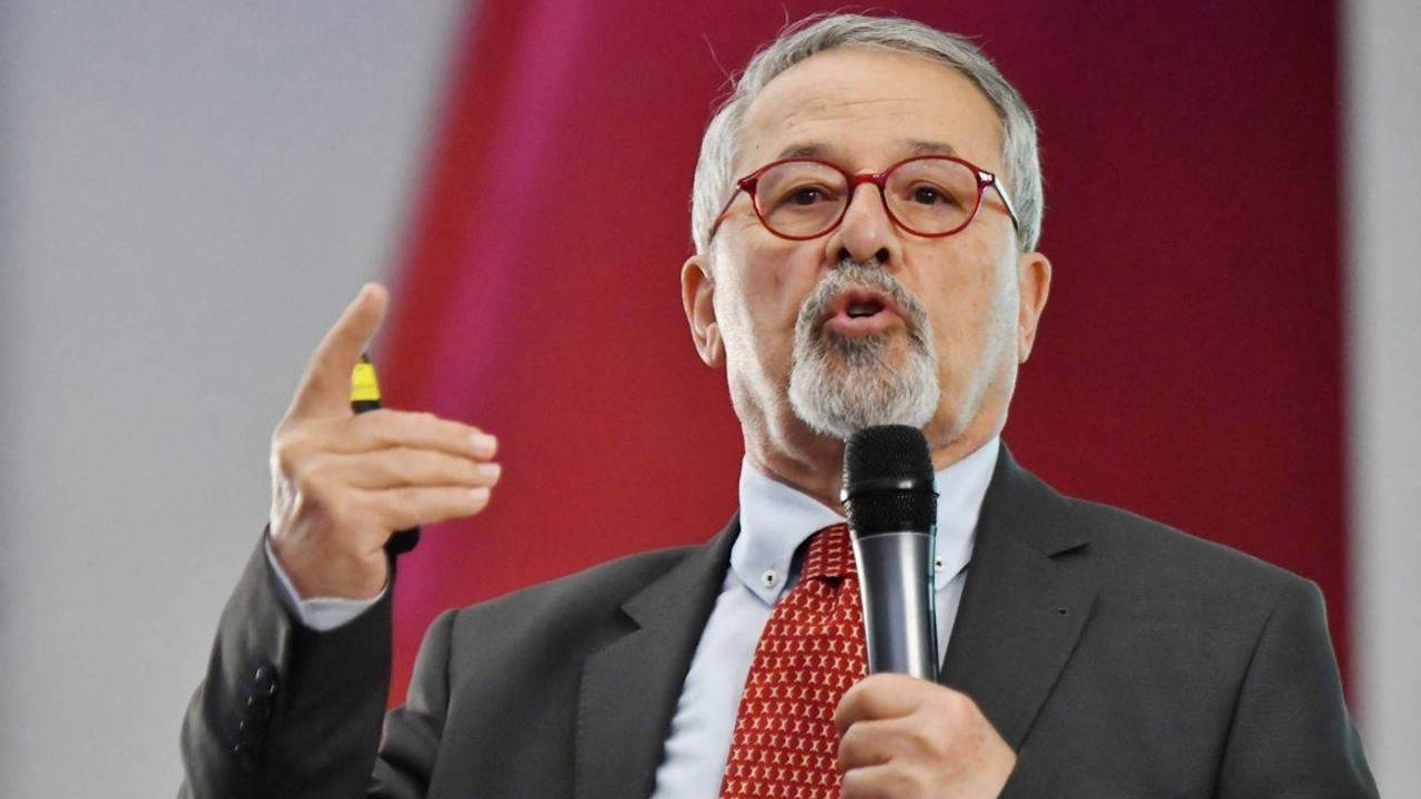 Naci Görür'den 'afiş' tepkilerine ilk yanıt