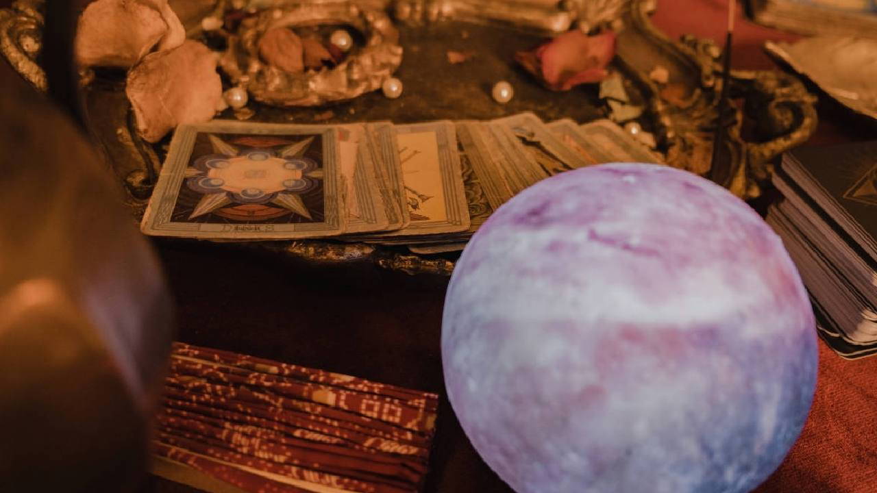 Sosyal medya üzerinden 'büyü' dolandırıcılığı: 'Eşim benden uzaklaştı, aramızı düzeltin...'