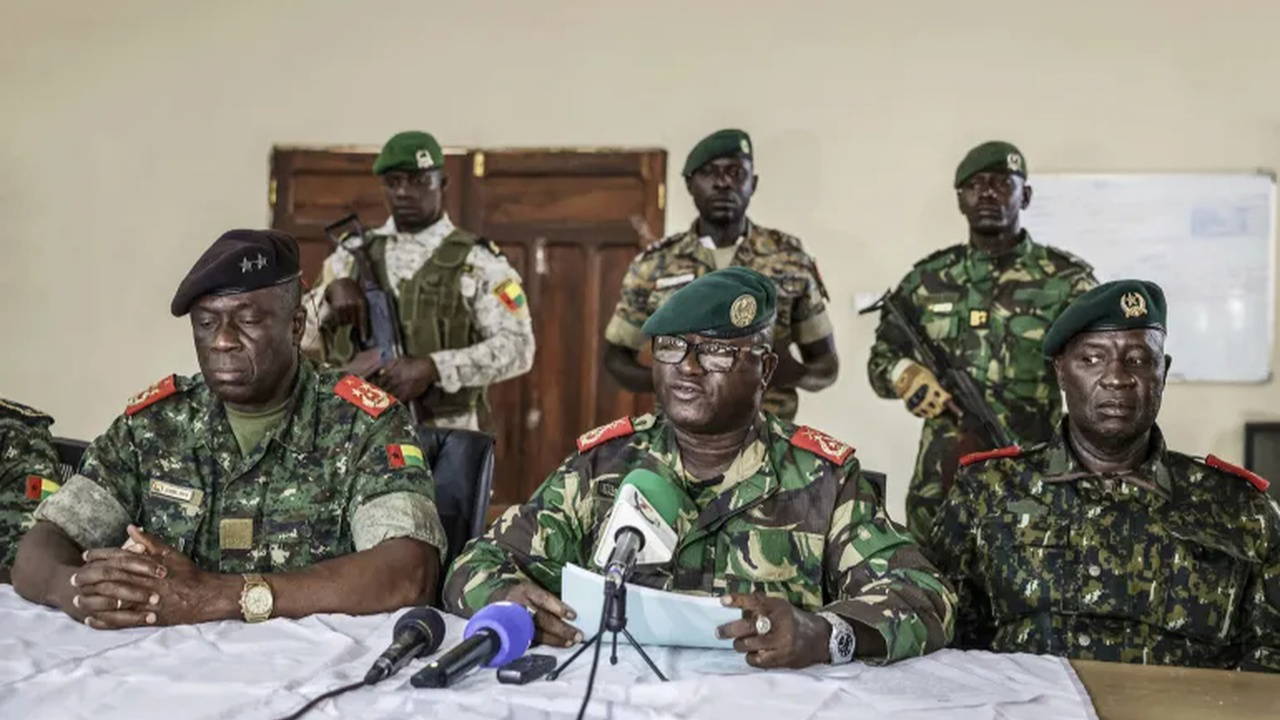 Afrika ülkesinde ordu yönetime el koydu