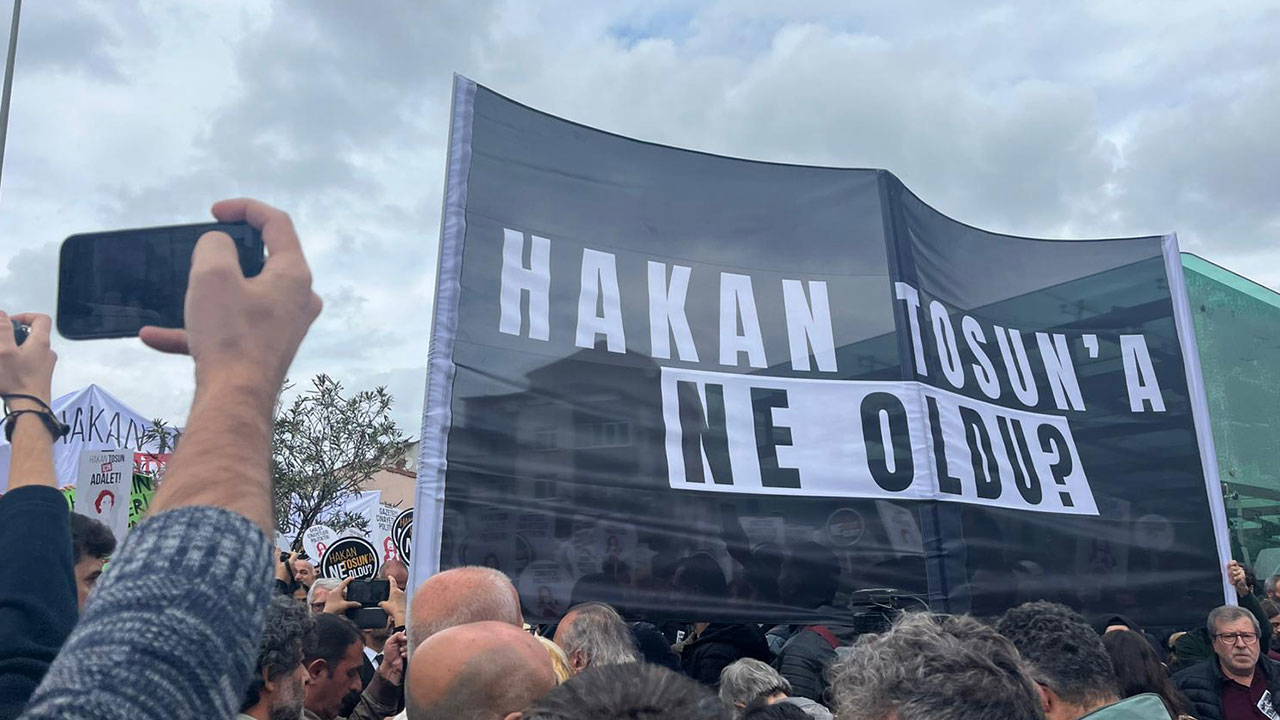Öldürülen gazeteci Hakan Tosun son yolculuğuna uğurlanıyor
