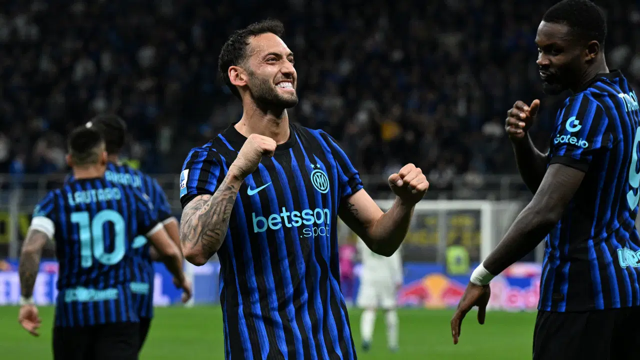 Hakan'dan müthiş gol: Inter, Roma'yı rahat devirdi!