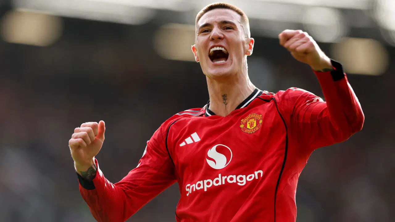 Crystal Palace 10 kişi kaldı: Manchester United pes etmedi!