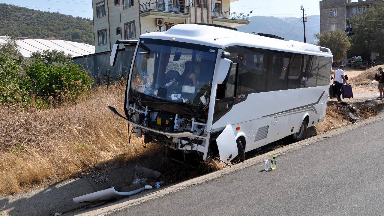 Antalya'da midibüs şarampole düştü: Çok sayıda yaralı var!