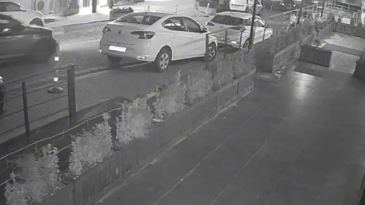 Esenyurt'ta iş yerini kurşunlayan 2 şüpheli yakalandı