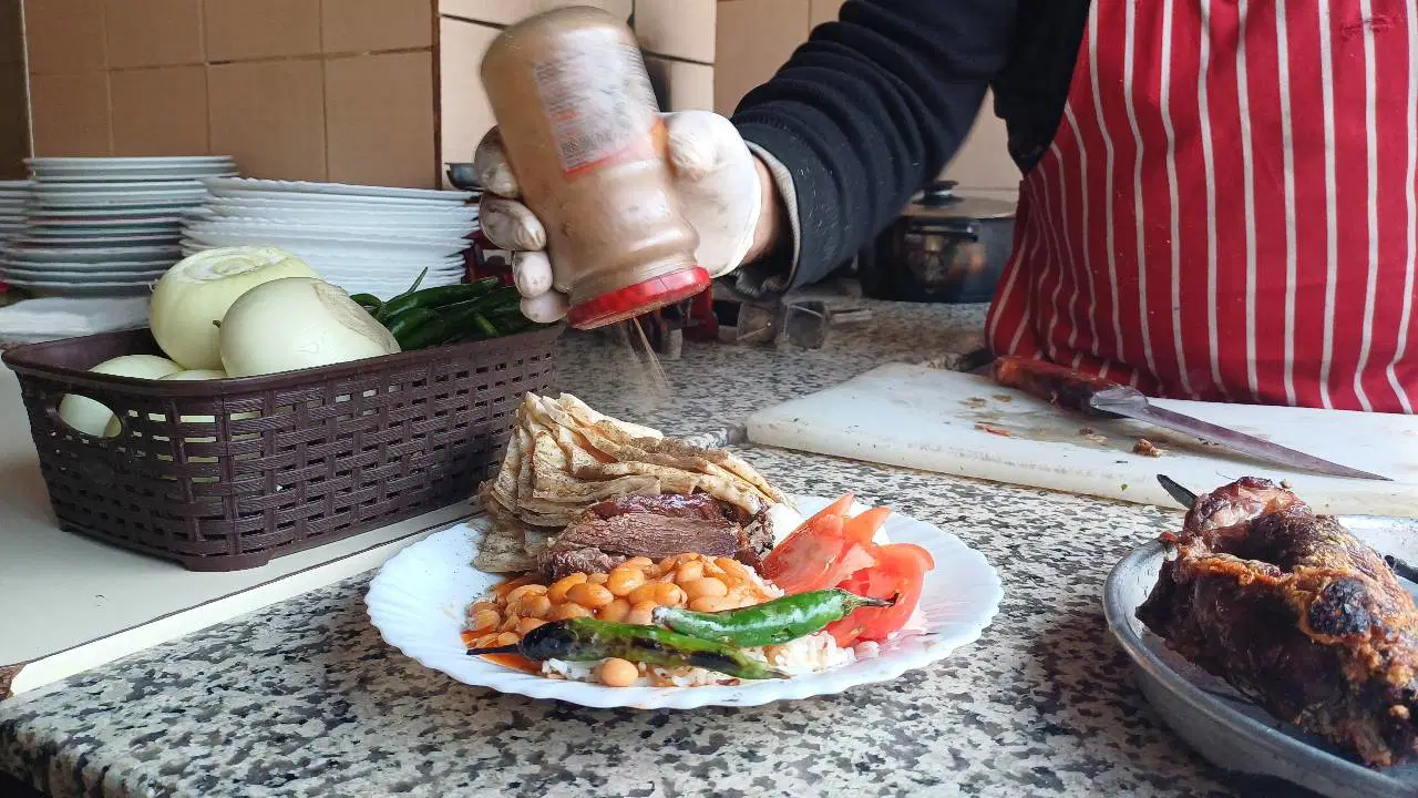 62 yıllık ustasından tandır kebabının püf noktaları: Tarifi iştah kabartıyor...