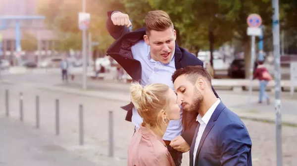 Eski sevgilisini asla unutamayan 4 erkek burcu: Bu burçların kalbi birinde takılıp kalmış