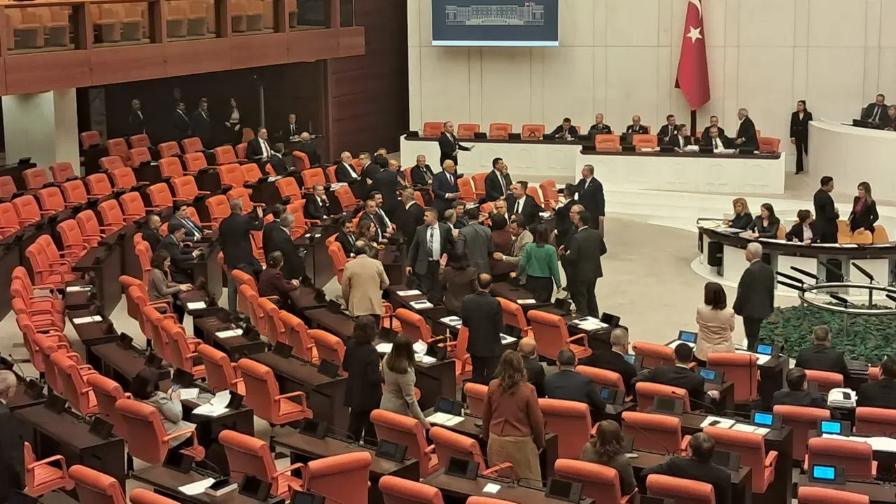 DEM Parti ve İYİ Parti arasında gerginlik
