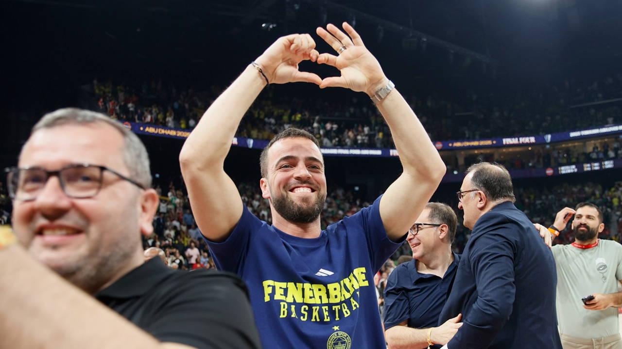 Fenerbahçe Beko'nun Yeni Kaptanı Melih Mahmutoğlu: Hayatı, Kariyeri ve EuroLeague Başarısı
