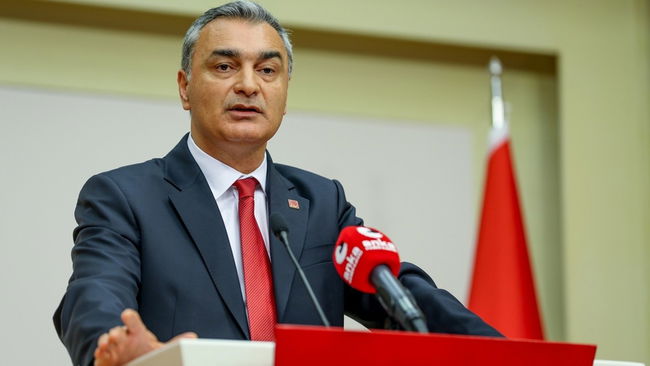 Kurultay seneye kaldı!