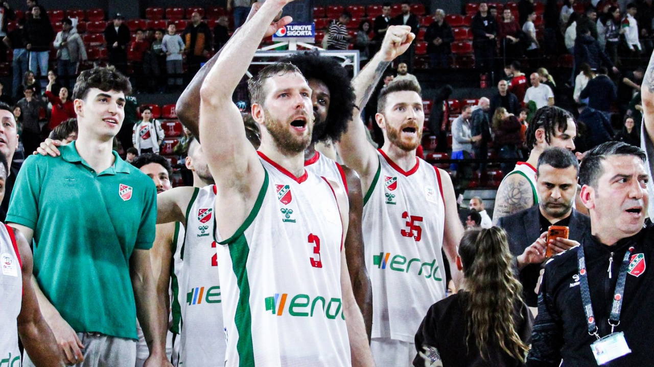 Basketbolcular boykot yapıyordu: Karşıyaka'ya mali destek!