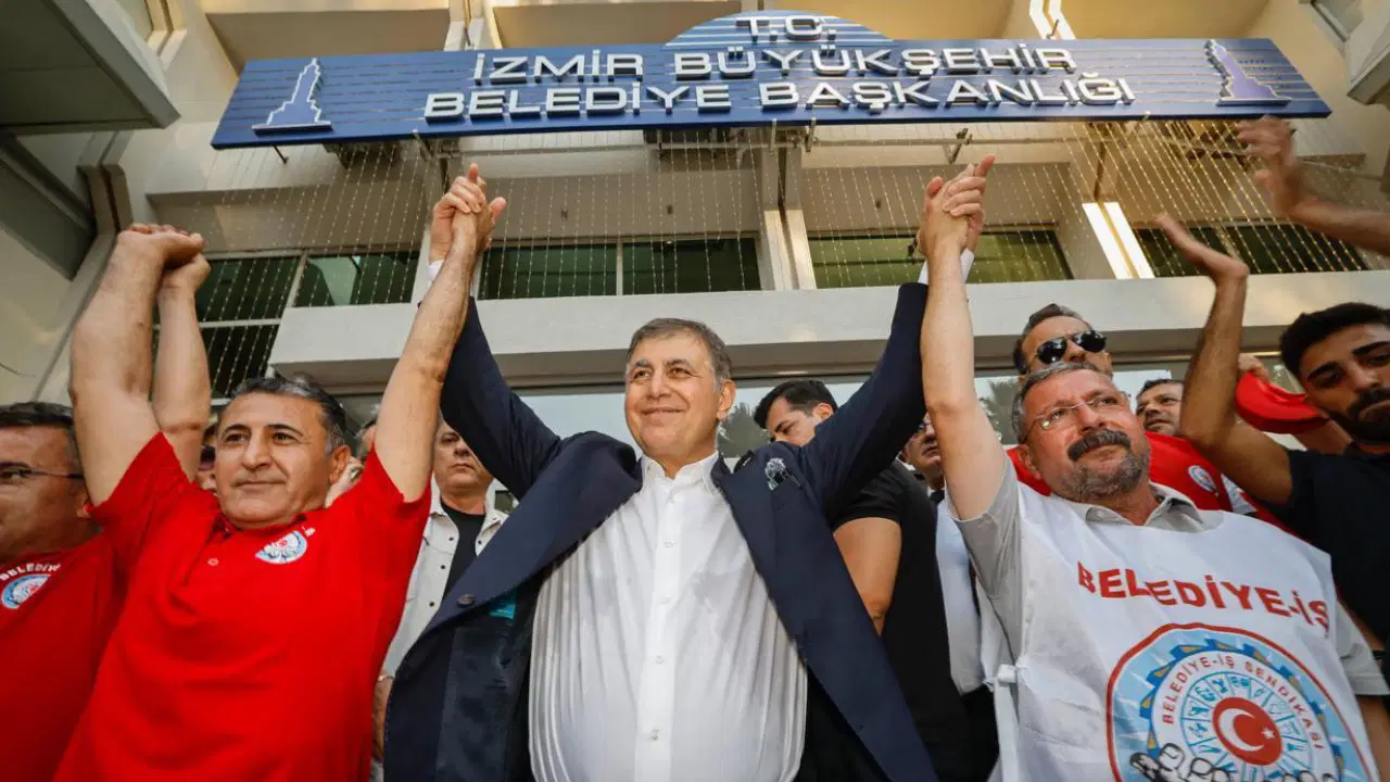 İzmir Büyükşehir Belediyesi ile sendika arasındaki uzlaşmazlık çözüldü 
