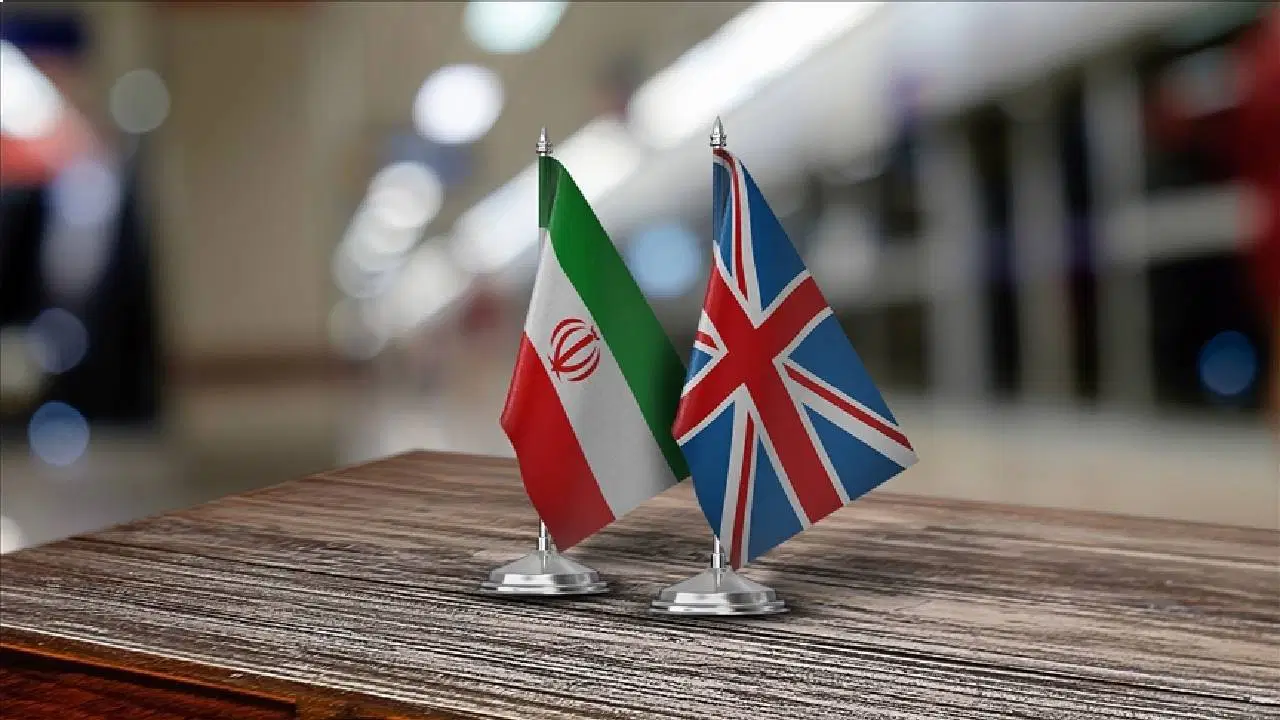 İngiltere'nin Tahran Büyükelçiliği geçici olarak kapatıldı