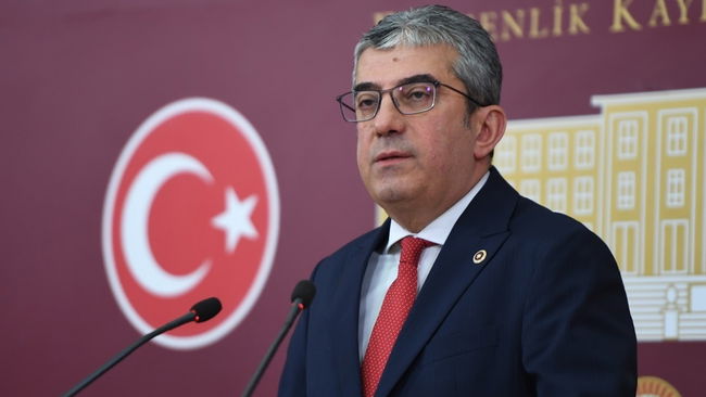Aynı tweeti atmışlardı… 