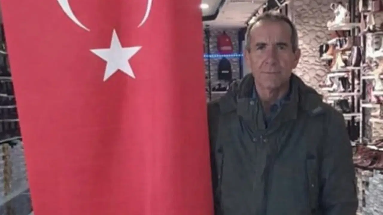 Babasını 12 bıçak darbesi ile öldürdü: Şüpheli tutuklandı