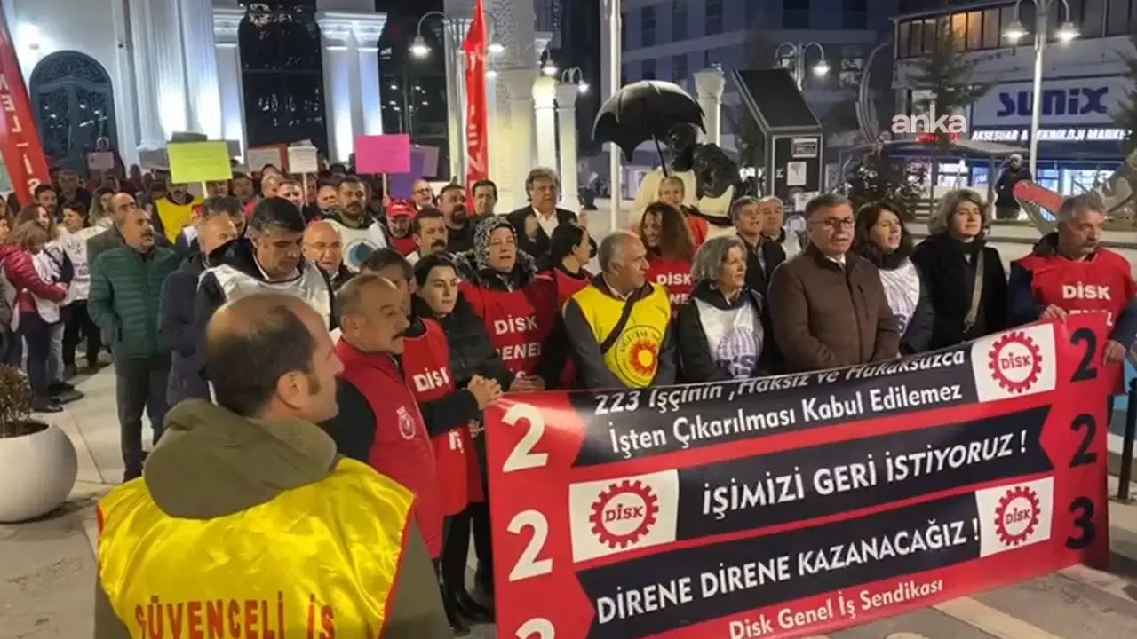 Van'da işten çıkarılan işçilerin eylemi 122. gününde de devam etti: 'Bu işten çıkarmalar emekçilere açık bir düşmanlık'