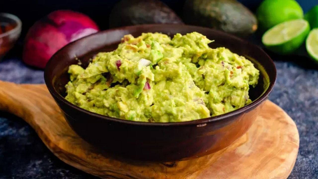 Tortilla ve tacoların vazgeçilmezi: Guacamole tarifi