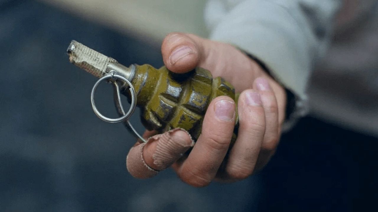 Afganistan’da okul yakınında el bombalı saldırı: Çok sayıda çocuk yaralandı