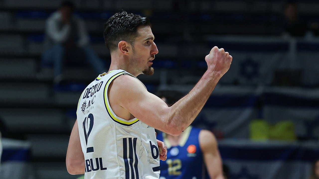 Nando de Colo'dan emeklilik kararı!