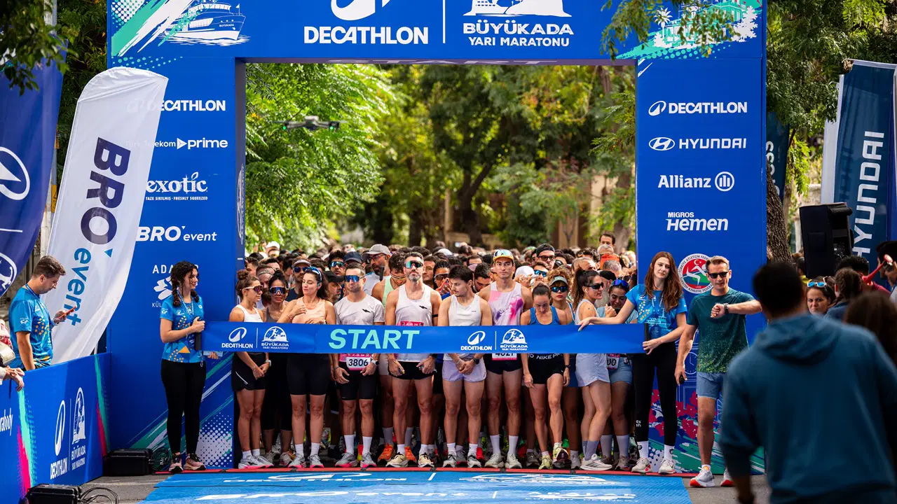 Decathlon Büyükada Yarı Maratonu 4.500’ü aşkın katılımcıyla rekor kırdı