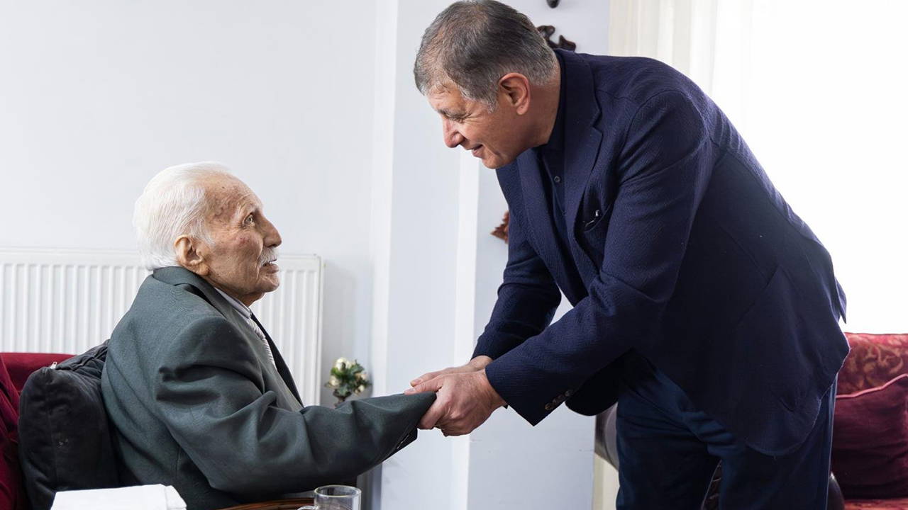 Cemil Tugay’dan 'ortopedinin çınarı' olarak anılan Prof. Dr. Veli Lök'e ziyaret