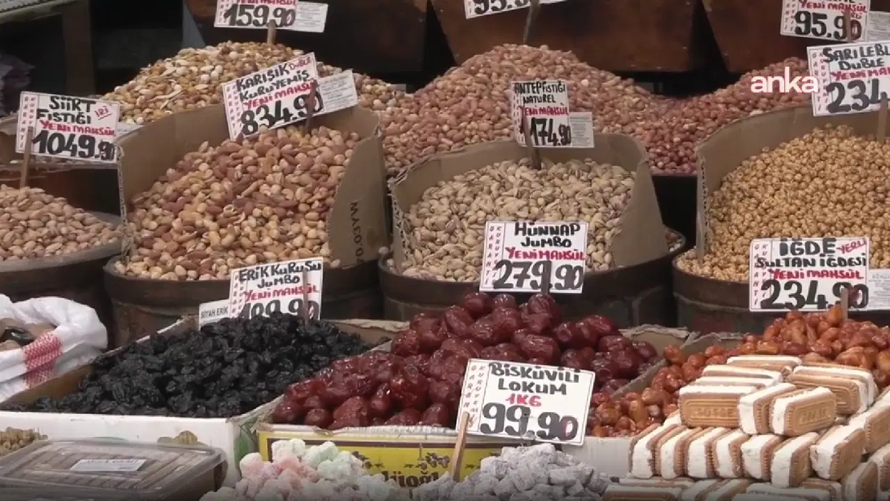 Ulus Hali’nde yılbaşı alışverişi: Esnaf durgunluktan, yurttaş fiyatlardan dert yandı