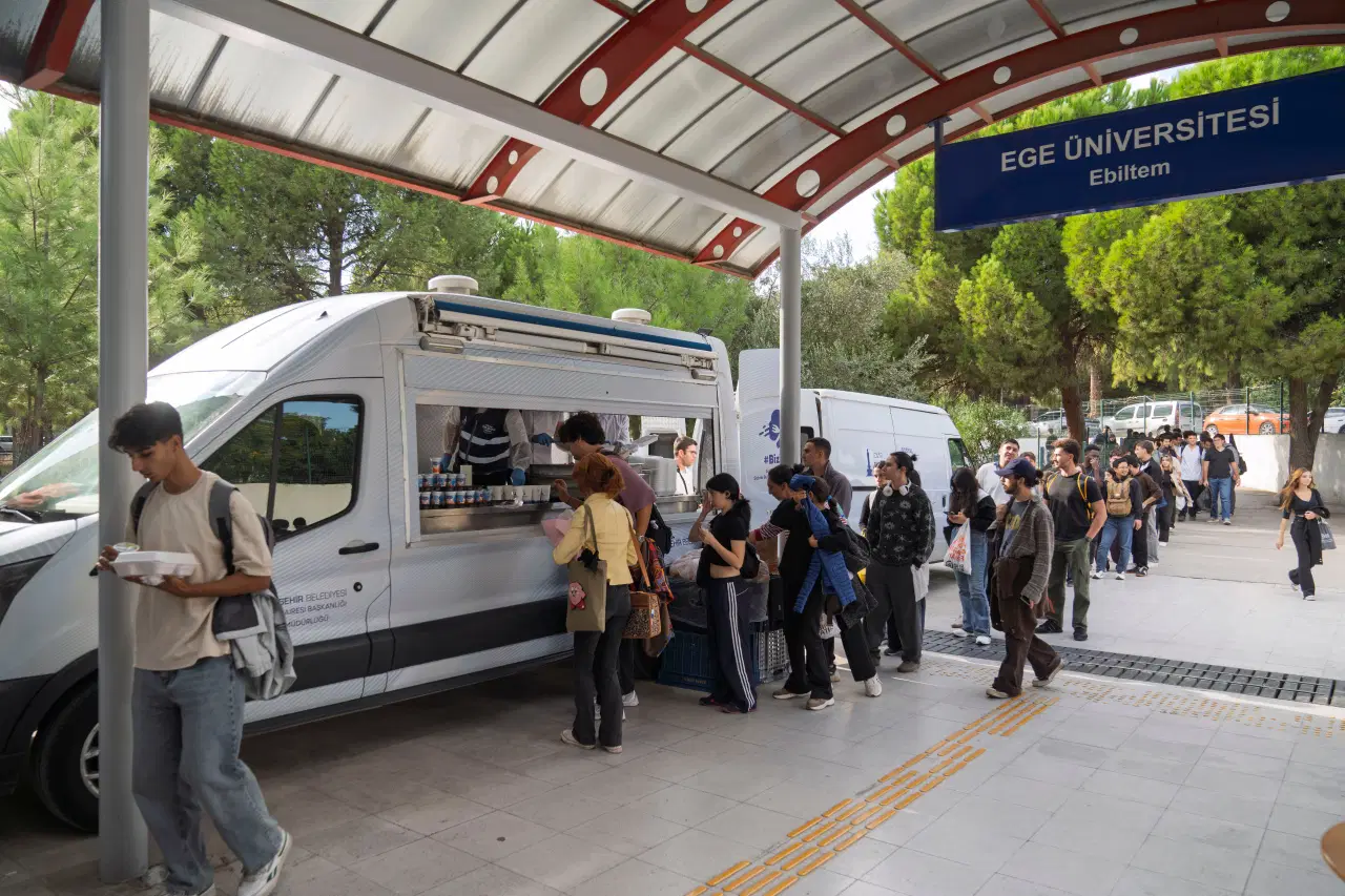 İzmir’de üniversiteliler Büyükşehir’e emanet