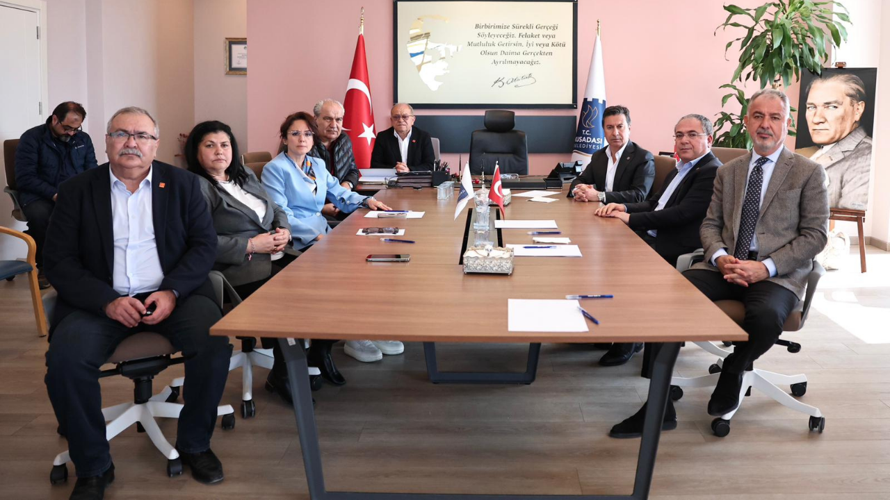 Ahmet Aras’tan Kuşadası’na destek ziyareti