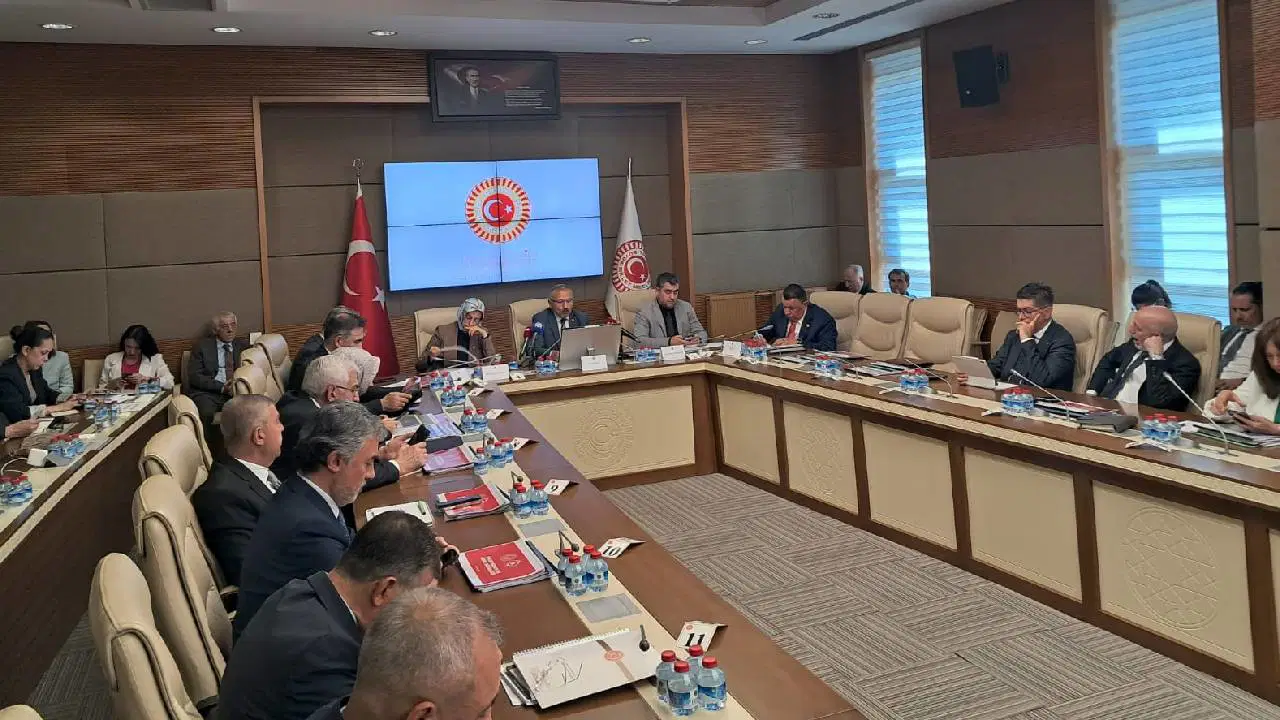 Şanlıurfa ve Kahramanmaraş'taki okul saldırılarını araştıran komisyonun görev süresi uzatıldı