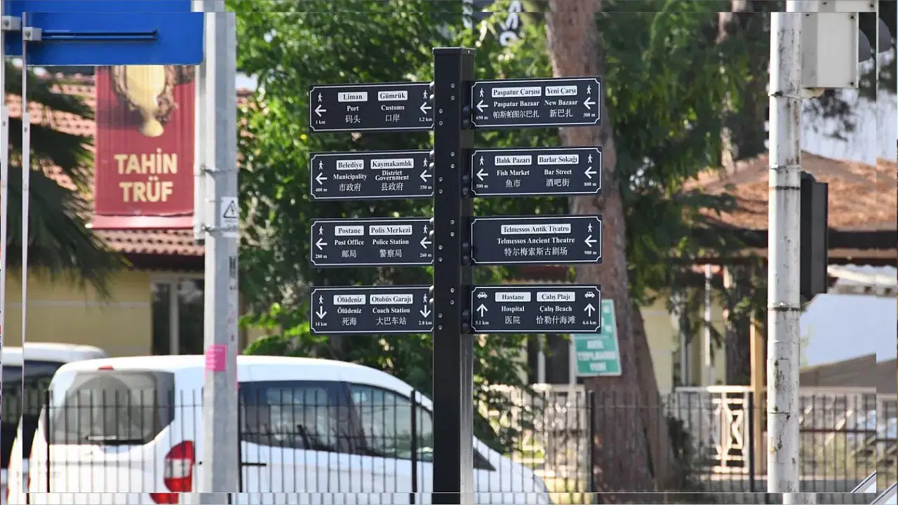 Fethiye sokaklarında çok dilli dönem başlıyor