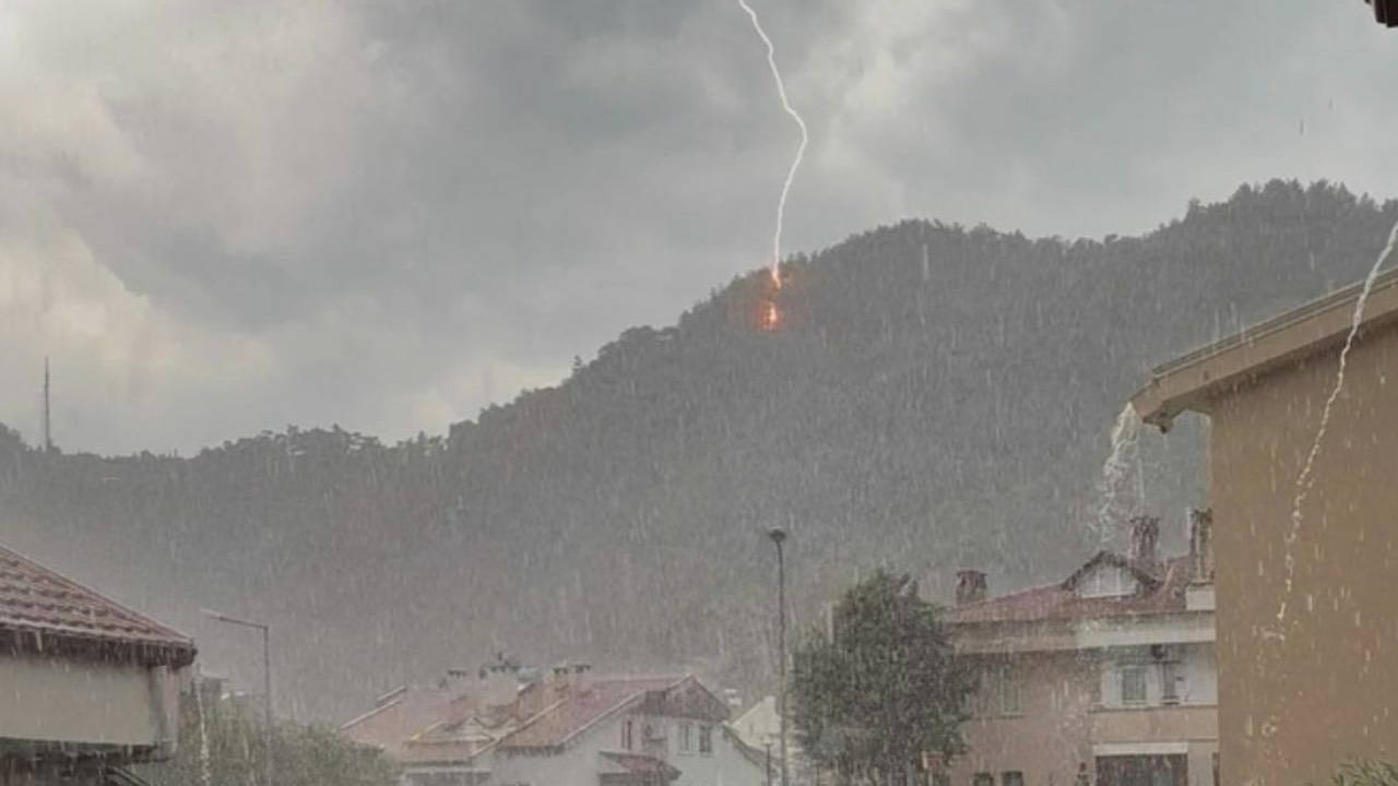 Muğla ve Aydın’da yıldırım düşmesi kaynaklı 6 yangına müdahale sürüyor