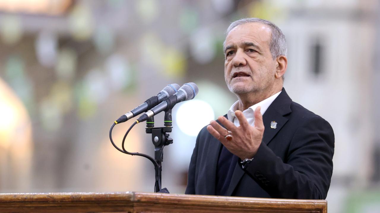 Pezeşkiyan: Düşmanın hedefi İran’ı içeriden çökertmek