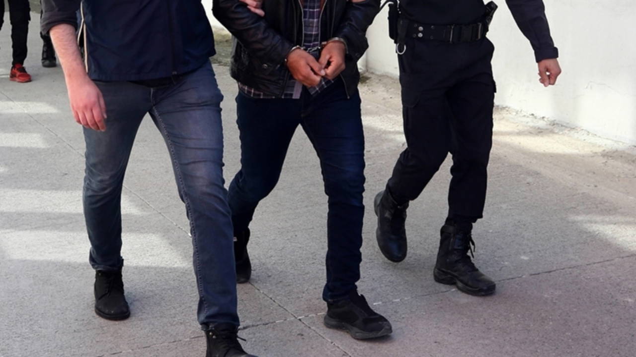 'Karagümrük çetesi'ne 4 ilde operasyon: 28 gözaltı!