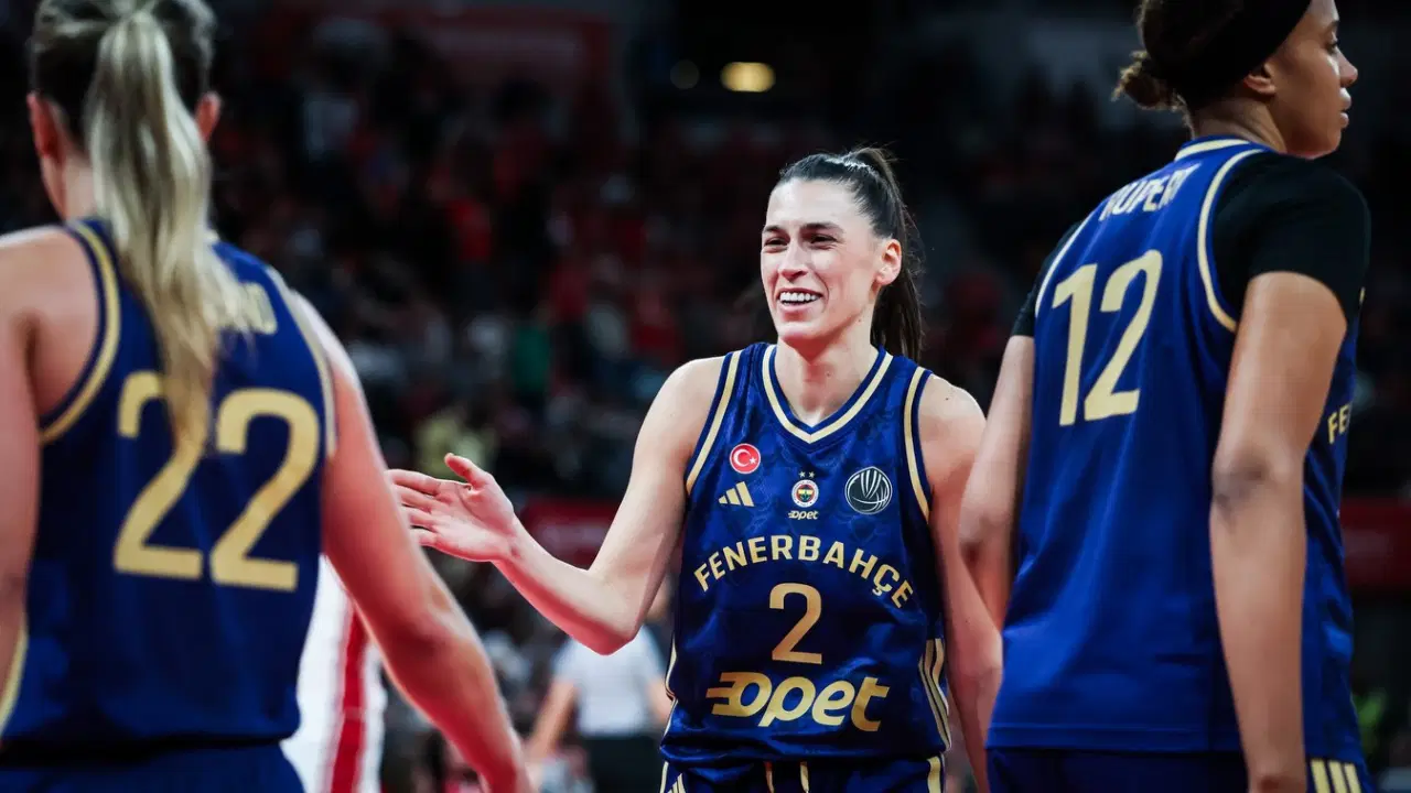 Namağlup Fenerbahçe Opet'ten deplasmanda 31 sayılık fark!