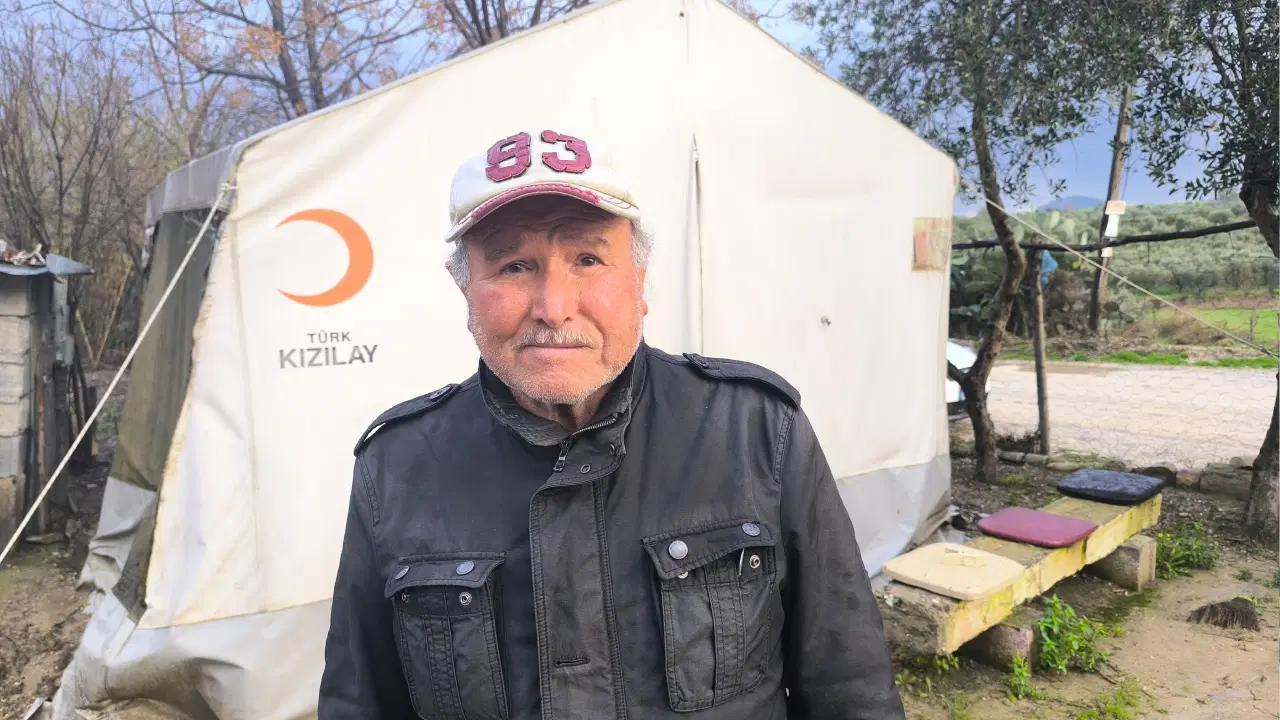 Osmaniyeli 72 yaşındaki depremzede 3 yıldır barınacak bir çatı bulamadı: Çadırdan çıktım, barakada kalıyorum. Her gün bulgur da yenmez ki