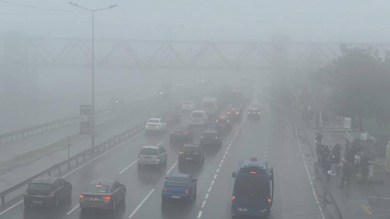 İstanbul'da aniden bastıran sis görüş mesafesini düşürdü